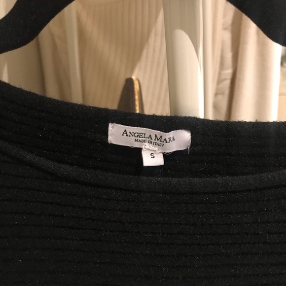 Black long sleeve crew neck sweater - Picture 2 of 3